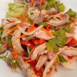 ยำกระเพาะหมู