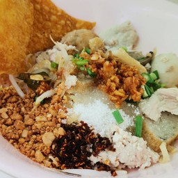 เส้นใหญ่แห้งต้มยำ