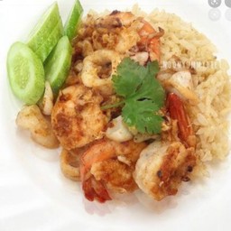 ข้าวกุ้งกระเทียมพริกไทย