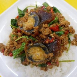 ข้าวกะเพราหมูสับ+ไข่เยี่ยวม้า