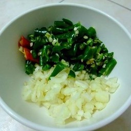 พริกสด+กระเทียมสับ