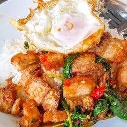 กระเพราคั่วตามใจลูกค้า