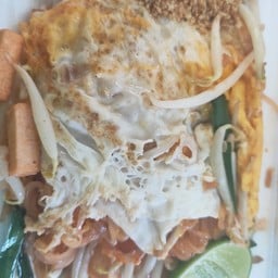 ผัดไทยเส้นจันท์ สูตรคุณยาย & สุกี้รสเด็ด