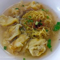 บะหมี่เกี๊ยวไก่(น้ำ)