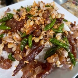 ข้าวหมูทอดเฮียเหมา&ก๋วยเตี๋ยวต้มยำบ้านบึง (ตั้งอยู่ในร้านขายเหล้าเบียร์) แพรกษา