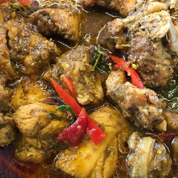 ผัดพริกแกงไก่