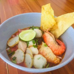 เย็นตาโฟต้มยำน้ำใสซีฟูด