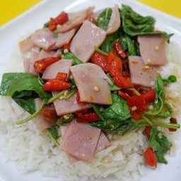 ข้าวกะเพราแฮม