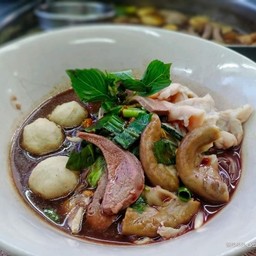 ก๋วยเตี๋ยวรวมหมู