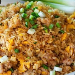 ข้าวผัดหมูสับ