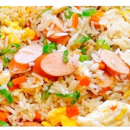 ข้่าวผัดไส้กรอก