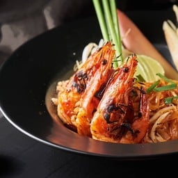 ผัดไท กุ้งเผา