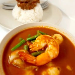 ชุดแกงส้มผักรวมกุ้ง+ข้าวหมูแดดเดียว