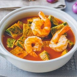 แกงส้มชะอมบกุ้ง