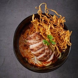 ข้าวซอยคอหมูย่าง