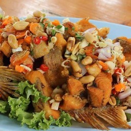 ปลาทับทิมยำสมุนไพร