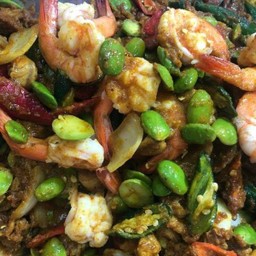 ผัดสะตอเครื่องแกงหมู