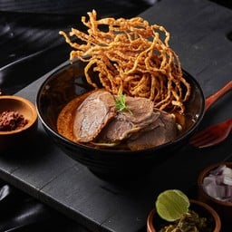 ข้าวซอยเนื้อน่องลาย