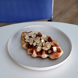 Croffle Nutella almond