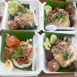 ยายกบ บางลา ข้าวมันไก่ ขาหมู อาหารตามสั่ง