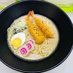 ราเม็งทงคัตซึกุ้งทอด