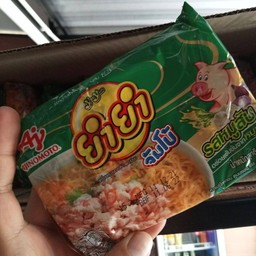 ยำยำ จัมโบ้ รส หมูสับ