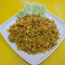 ข้าวผัดผงกระหรี่ไก่