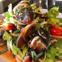 ยำไข่เยี่ยวม้า(กับข้าว)