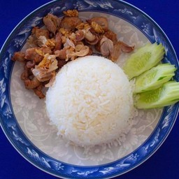 ข้าวหมูทอดกระเทียม