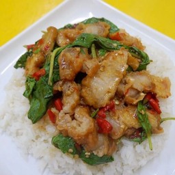 กะเพราไก่กรอบราดข้าว