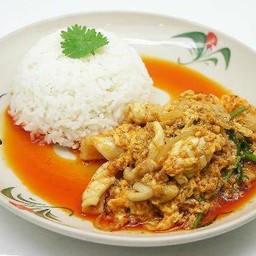 ข้าวราดผัดผงกระหรี่ไก่