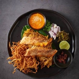 ข้าวซอยแห้งปลากระพง