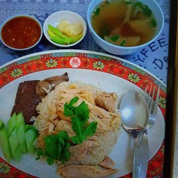 ร้านข้าวมันไก่สามเหลี่ยมบ้านกิ๊ก
