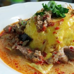 ข้าวไข่ข้นต้มยำหมู