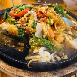 ทะเลผัดฉ่ากระทะร้อน