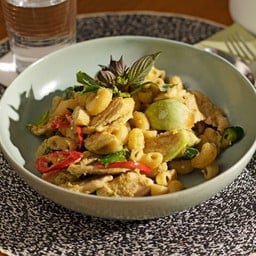 มักกะโรนีผัดเขียวหวาน Stir-fried green curry Macaroni