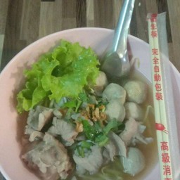 เกาเหลาลูกชิ้นหมูสด