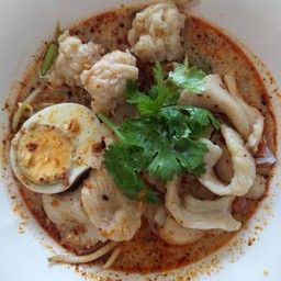 ก๋วยเตี๋ยวไก่เด้งต้มยำ