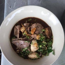 ก๋วยเตี๋ยวน้ำตกหมู