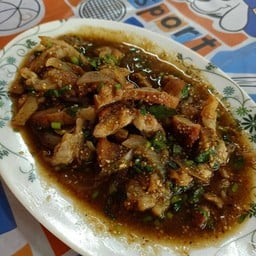 น้ำตกคอหมูอบถัง