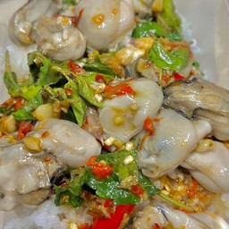 ข้าวกะเพราหอยนางรม