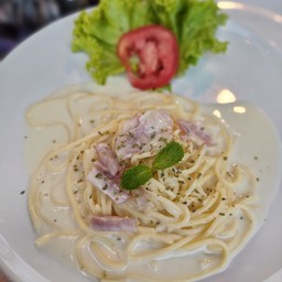 สปาเก็ตตี้คาโบนาร่า (ซอสครีมขาว)