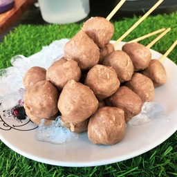 ลูกชิ้นทอด นายหมู