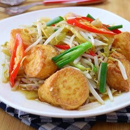 ผัดเต้าหู้อ่อนถั่วงอกราดข้าว(มัง)