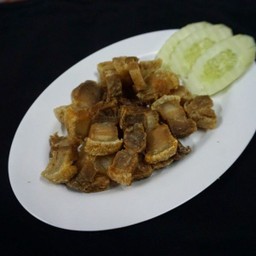 หมูกรอบทอดน้ำปลา