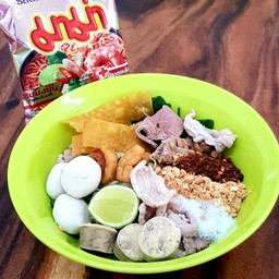 มาม่าต้มยำแห้ง พิเศษ