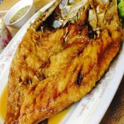 ปลากระพงทอดน้ำปลา