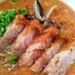 โจ๊กต้มยำหมูกรอบ