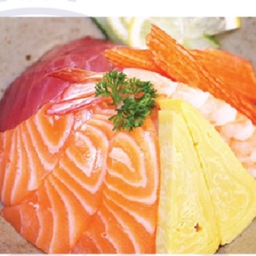 ข้าวหน้าปลาดิบรวมเล็ก