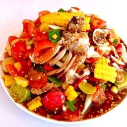 ส้มตำนั่งกินนั่งเล่น